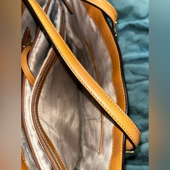 Micheal Kors jet set logo tote bag - Picture 3 of 5